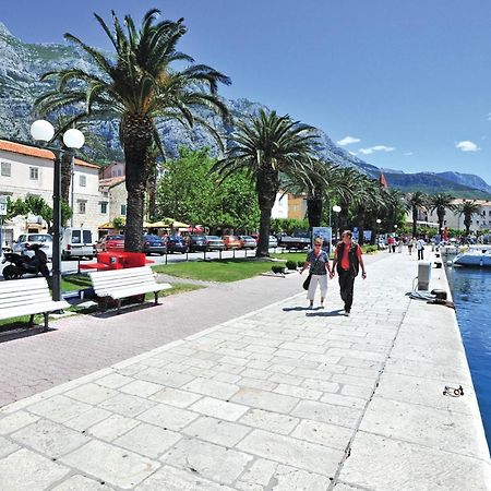 Stunning Apartment In Makarska With Kitchen Exterior foto